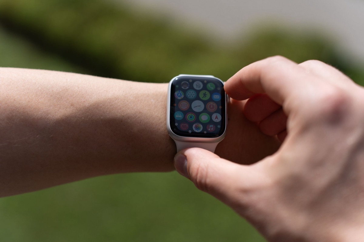 Une balance intelligente eazy medical montrant une augmentation de poids
