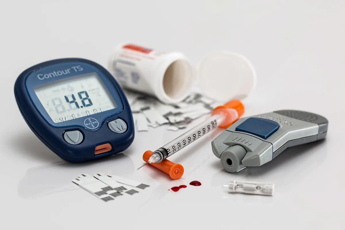 diabetes, blood sugar, diabetic, medicine, insulin, hypoglycemia, illness, healthcare, glucose, test, chronic, prick, lancet, diet, disease, measurement, diabet