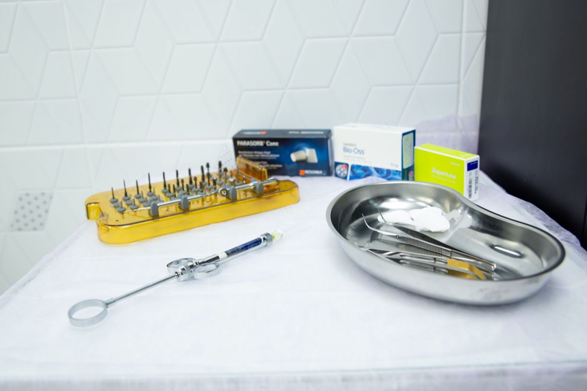 surgical prep kit with instruments and gauze