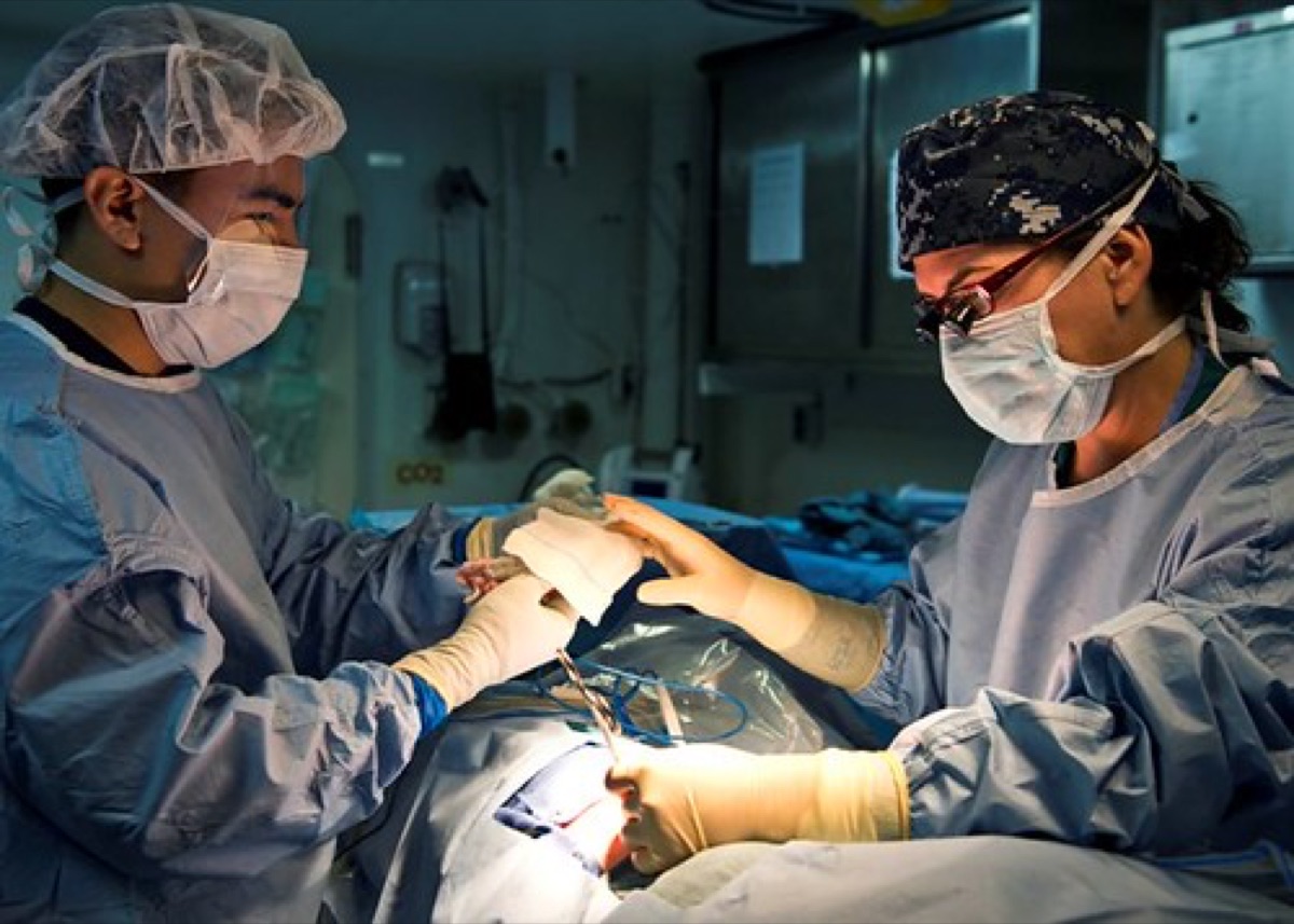 Chirurgische Operation in Krankenhaus