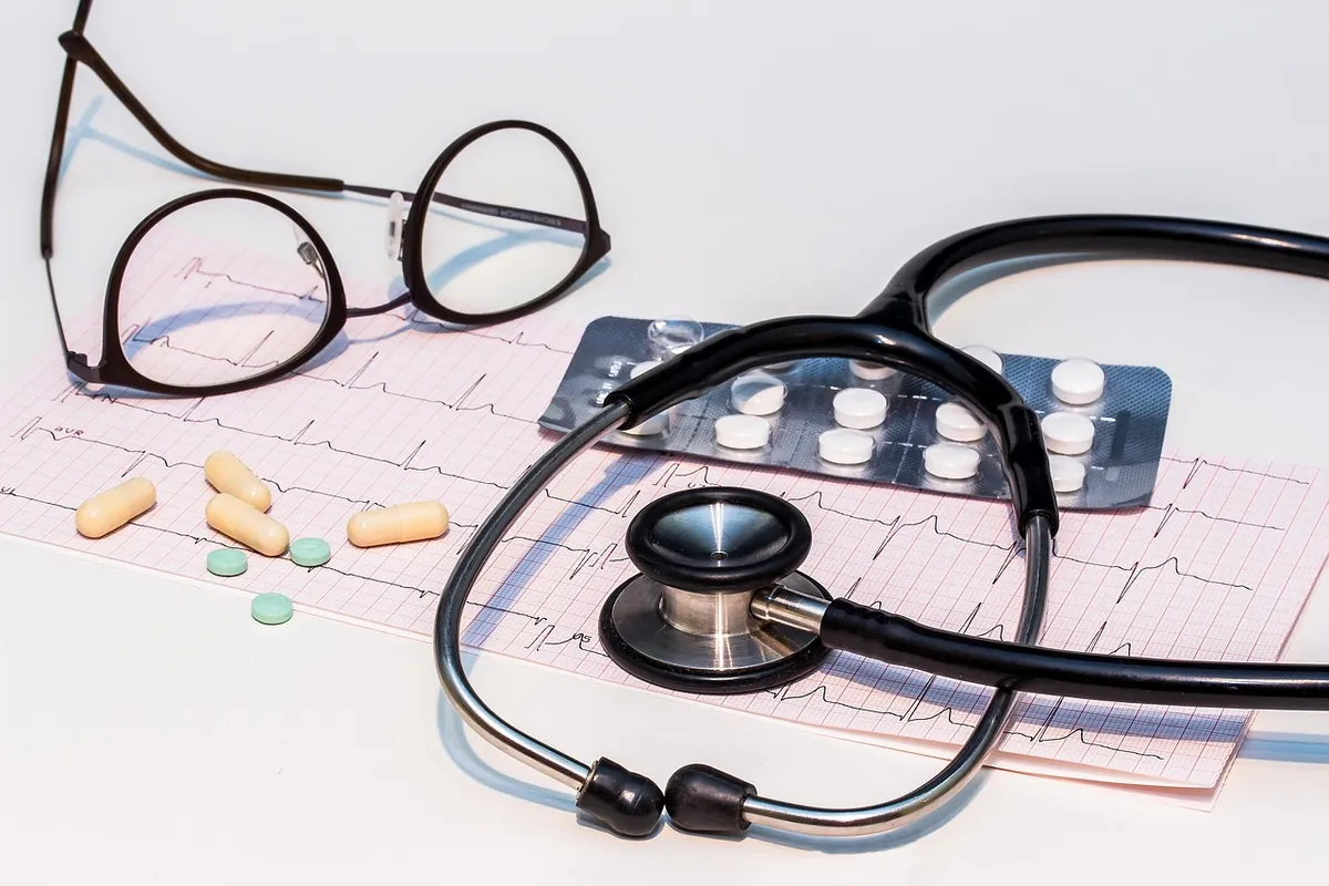 ecg, electrocardiogram, stethoscope, heartbeat, heart, frequency, curve, cardiology, control examination, heart diseases, healthcare, medicine, pulse, life, pul